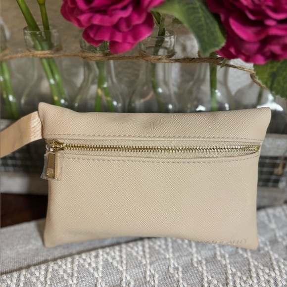 FitGlow Lip Serum Collection. Jam,Deep and Night w/ 3 in 1 Lip Mask and Tool. - Picture 10 of 11